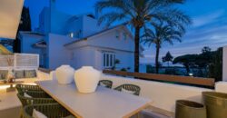 Beautiful Newly Renovated Apartment in Palm Beach