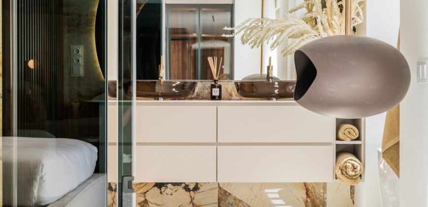 Beautiful Newly Renovated Apartment in Palm Beach