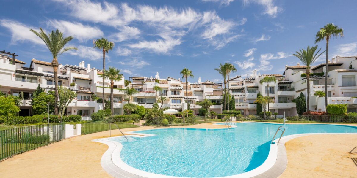 Open-plan Ground Floor Apartment in Urb. Costalita