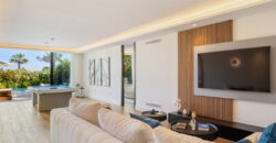 Exquisite Villa with Panoramic Views of the Los Naranjos Golf Course