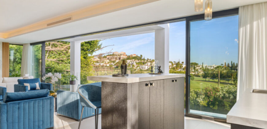 Exquisite Villa with Panoramic Views of the Los Naranjos Golf Course