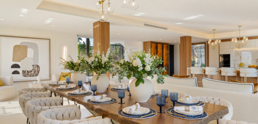 Exquisite Villa with Panoramic Views of the Los Naranjos Golf Course