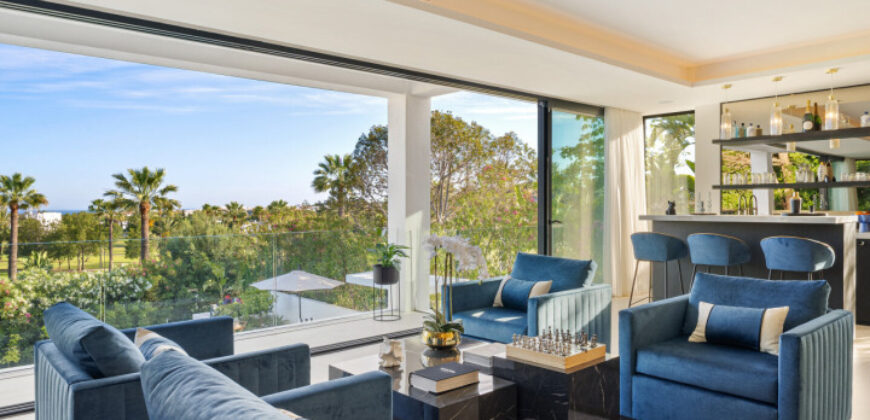 Exquisite Villa with Panoramic Views of the Los Naranjos Golf Course
