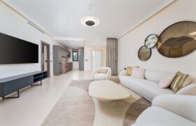 Bright and Spacious Apartment in Puerto Banús