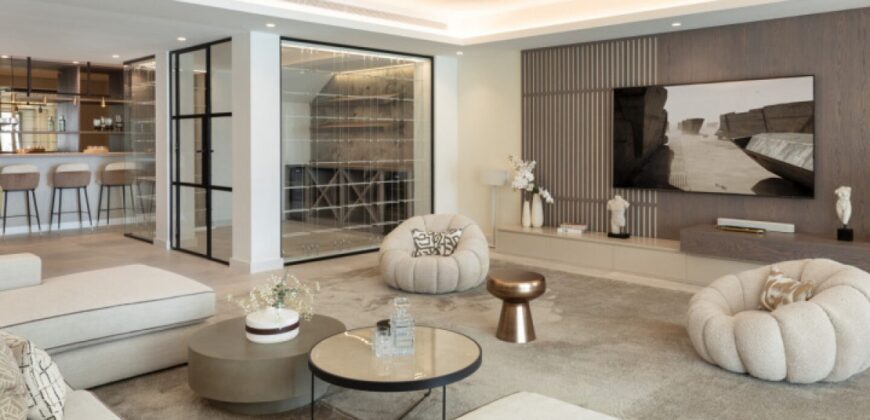 Stunning Mansion in the Prestigious Community of El Madroñal