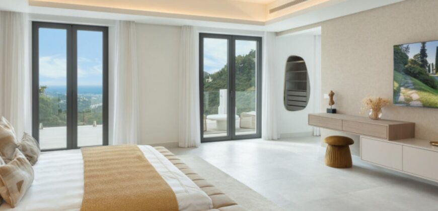 Stunning Mansion in the Prestigious Community of El Madroñal