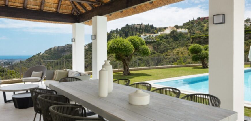 Stunning Mansion in the Prestigious Community of El Madroñal