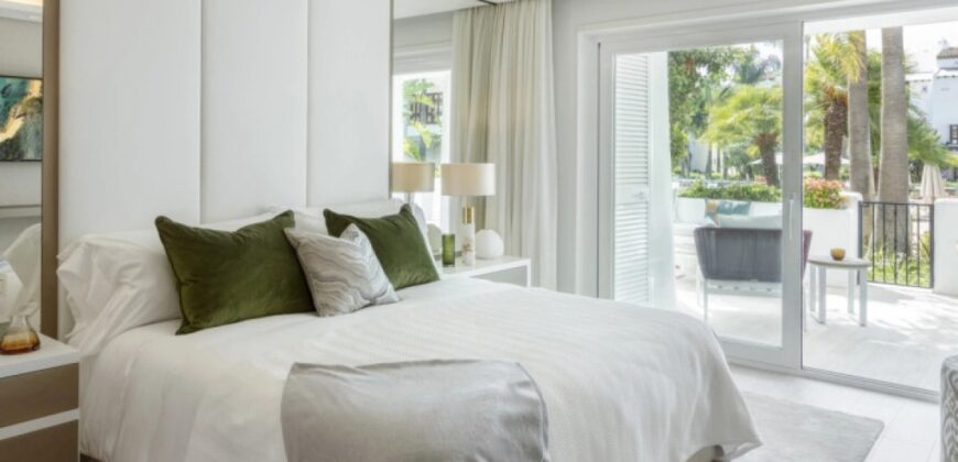 Exceptional contemporary apartment in the Puente Romano Resort on the golden mile