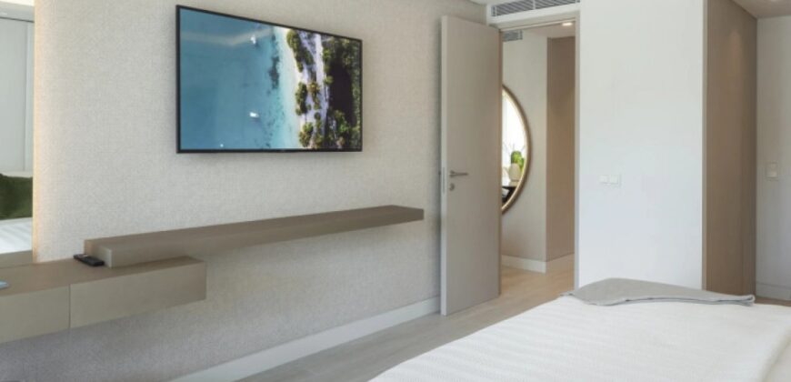 Exceptional contemporary apartment in the Puente Romano Resort on the golden mile