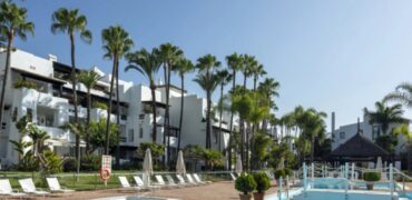Exceptional contemporary apartment in the Puente Romano Resort on the golden mile