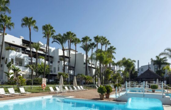 Exceptional contemporary apartment in the Puente Romano Resort on the golden mile