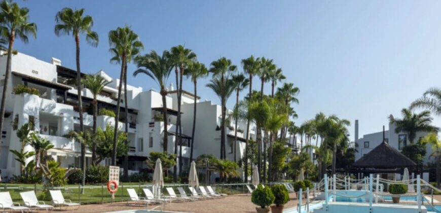 Exceptional contemporary apartment in the Puente Romano Resort on the golden mile