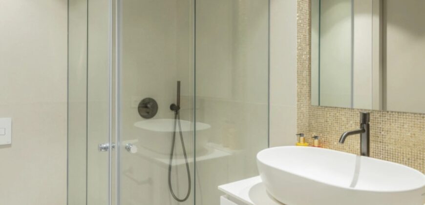 Exceptional contemporary apartment in the Puente Romano Resort on the golden mile