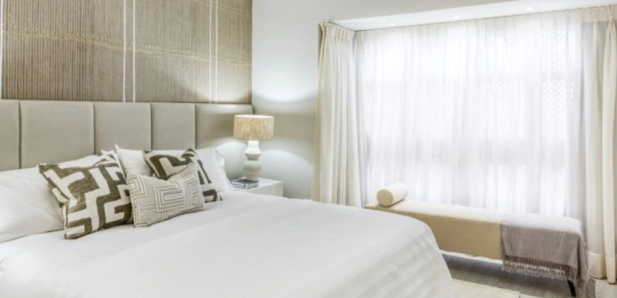 Exceptional contemporary apartment in the Puente Romano Resort on the golden mile