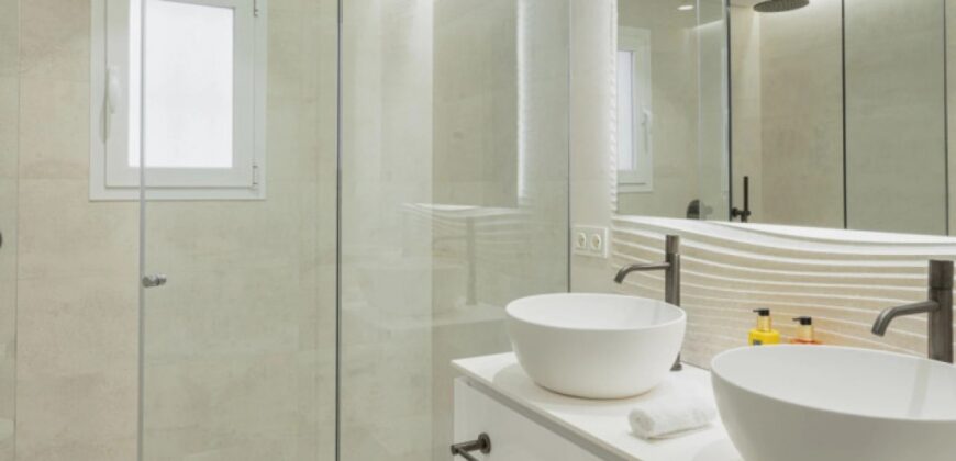 Exceptional contemporary apartment in the Puente Romano Resort on the golden mile