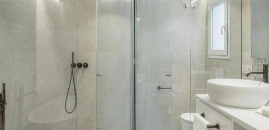 Exceptional contemporary apartment in the Puente Romano Resort on the golden mile