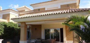 Charming Villa in Exclusive Urbanisation – A Perfect Coastal Retreat