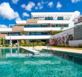 One-of-a-kind apartment in exclusive, 14 flat complex in Cabopino