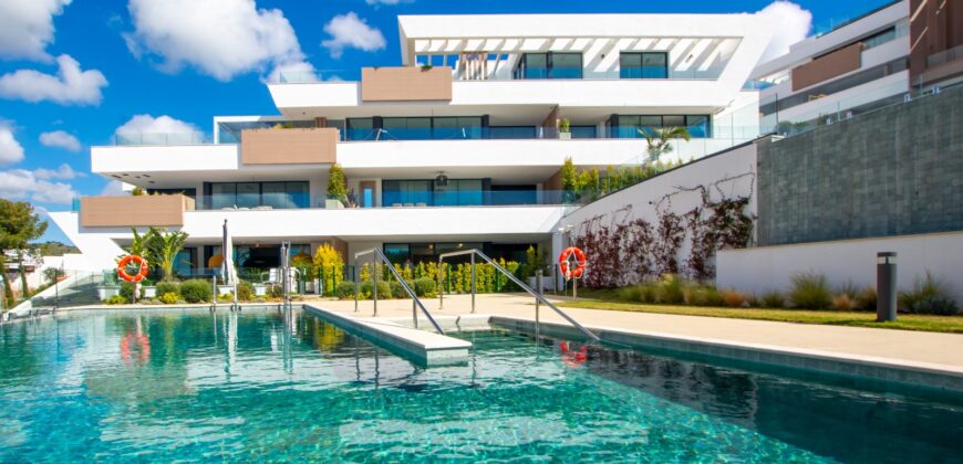 One-of-a-kind apartment in exclusive, 14 flat complex in Cabopino
