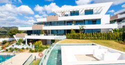 One-of-a-kind apartment in exclusive, 14 flat complex in Cabopino