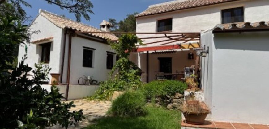 Charming Andalucian finca tucked away in the tranquil countryside of Casares