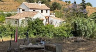 Charming Andalucian finca tucked away in the tranquil countryside of Casares