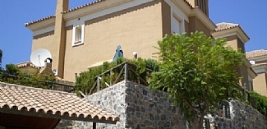 Charming Villa in Exclusive Urbanisation – A Perfect Coastal Retreat
