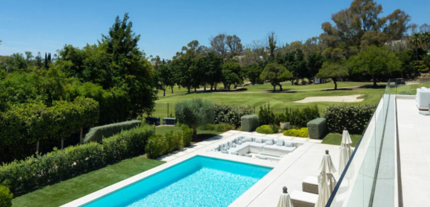 Stunning Villa combining a timeless outside with a lavish interior finish