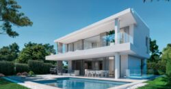 Development of 2 timeless, elegant villas in El Campanario