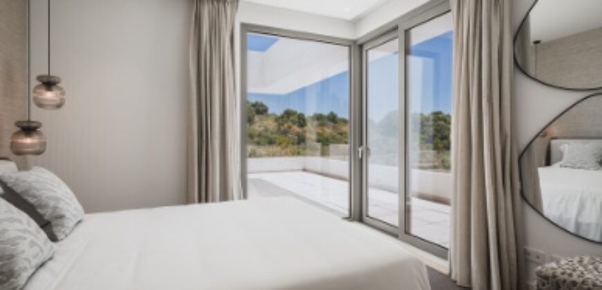 Nine luxurious Villas in El Paraiso