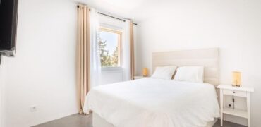 Beautifully renovated and stylish apartment just a stroll away from Puerto Banus