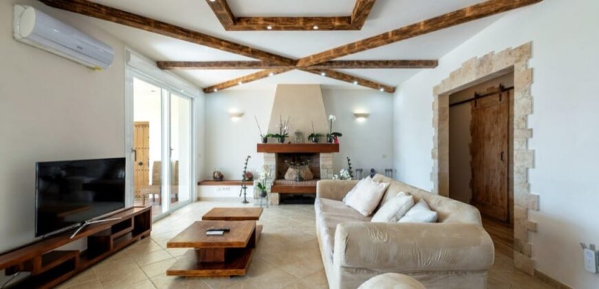 Stunning 4-bedroom Villa just Moments from Marbella’s Golden Mile