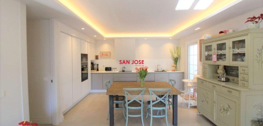 Stunningly renovated 3-bedroom apartment in Aldea Blanca
