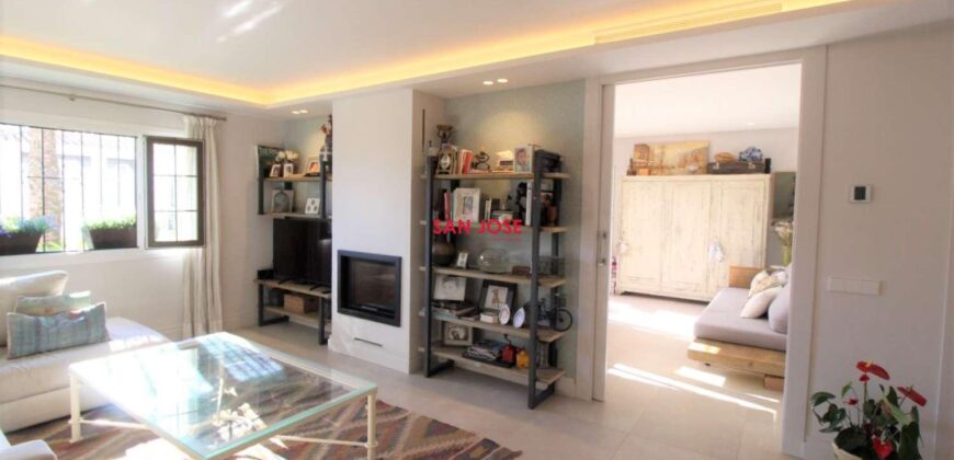 Stunningly renovated 3-bedroom apartment in Aldea Blanca