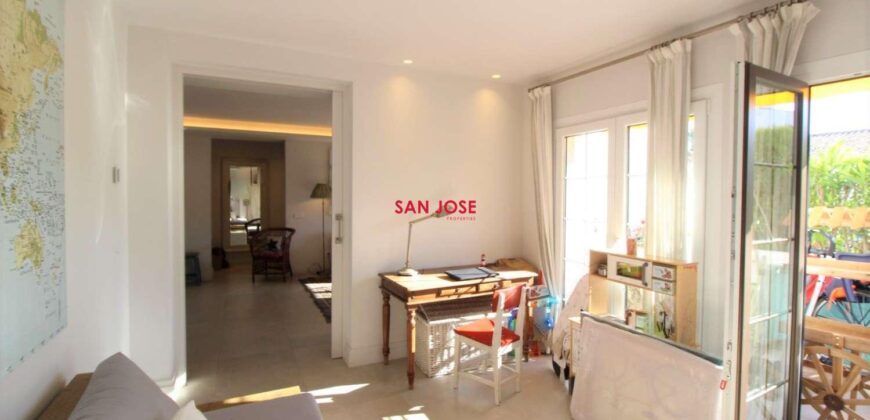 Stunningly renovated 3-bedroom apartment in Aldea Blanca