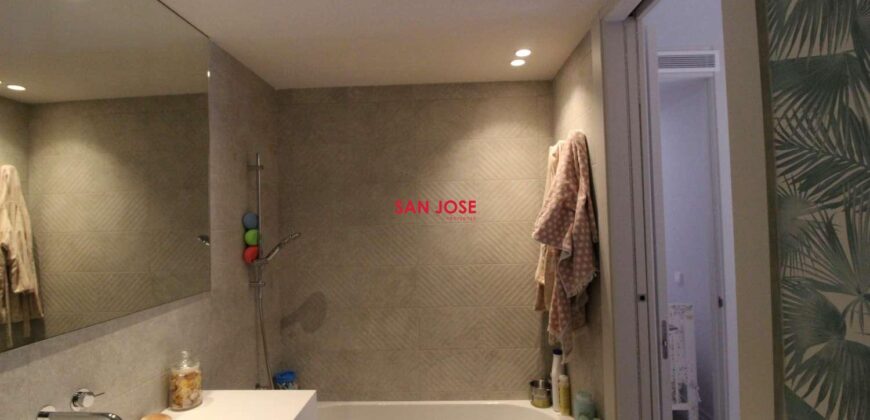 Stunningly renovated 3-bedroom apartment in Aldea Blanca