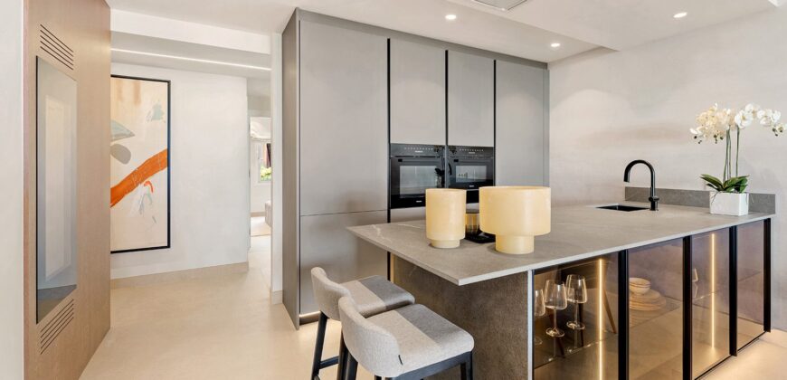 Luxury Beachfront Apartment on the New Golden Mile