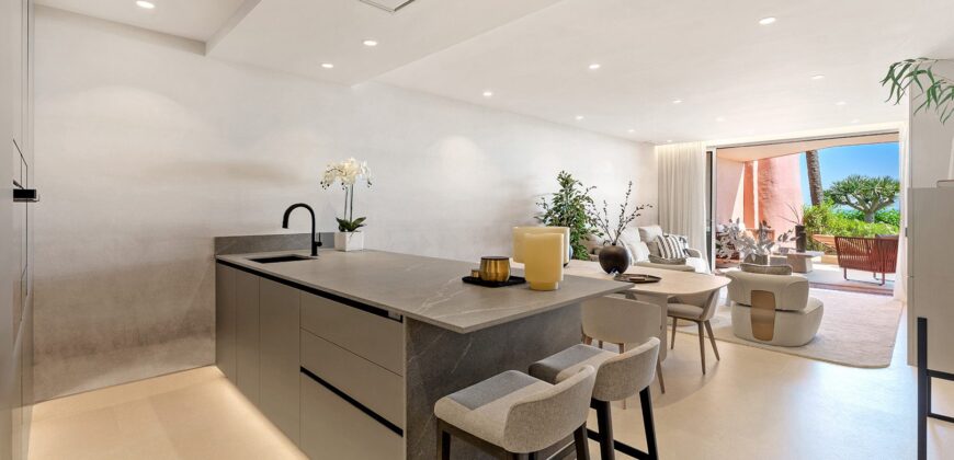 Luxury Beachfront Apartment on the New Golden Mile