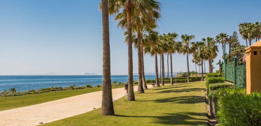 4-BEDROOM GROUND FLOOR APARTMENT ESTEPONA