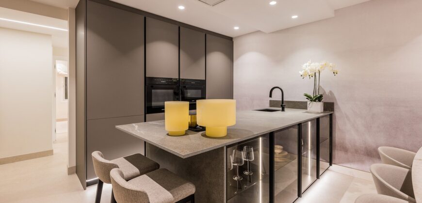 Luxury Beachfront Apartment on the New Golden Mile