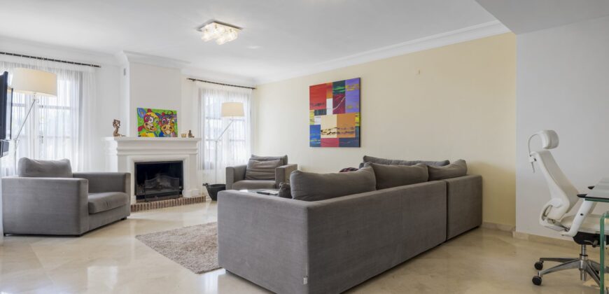 Exceptional 5-Bedroom Townhouse in Benahavís