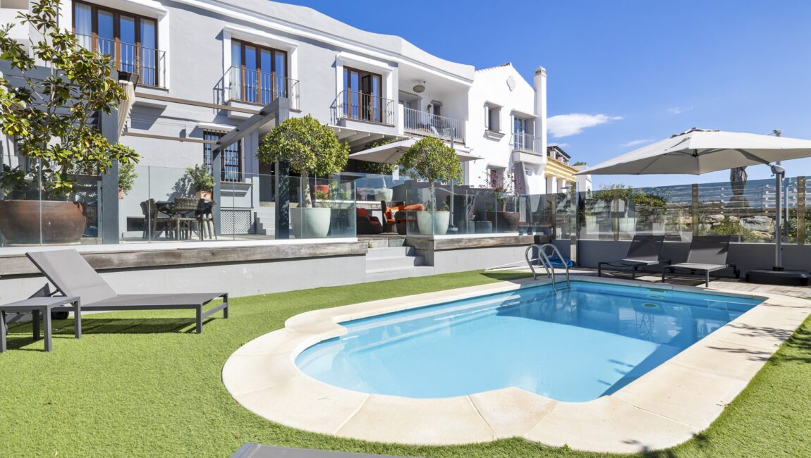 Exceptional 5-Bedroom Townhouse in Benahavís