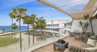3 -BEDROOM BEACH FRONT APARTMENT ESTEPONA