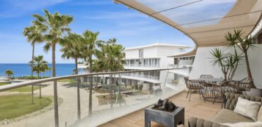 3 -BEDROOM BEACH FRONT APARTMENT ESTEPONA