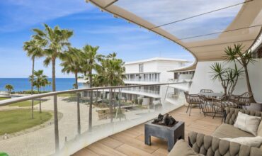 3 -BEDROOM BEACH FRONT APARTMENT ESTEPONA