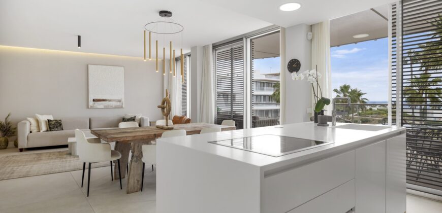 3 -BEDROOM BEACH FRONT APARTMENT ESTEPONA