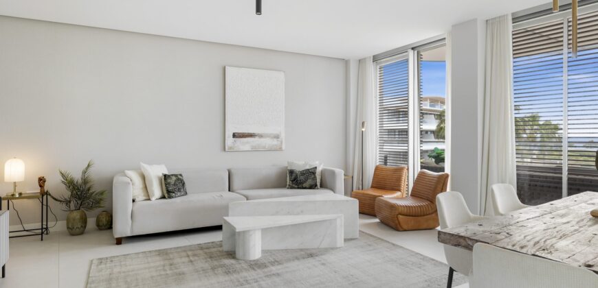 3 -BEDROOM BEACH FRONT APARTMENT ESTEPONA