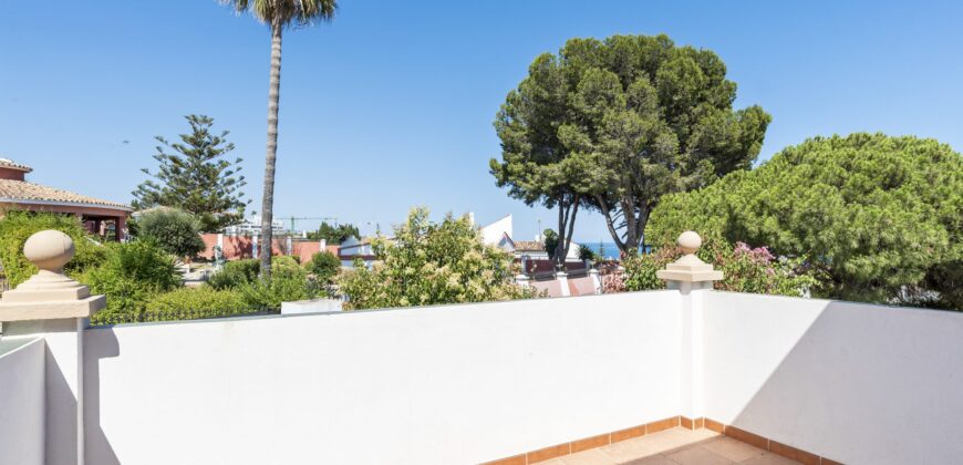 Spacious 6-Bedroom Villa with Sea & Mountain Views in Estepona