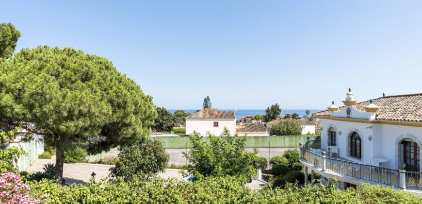 Spacious 6-Bedroom Villa with Sea & Mountain Views in Estepona