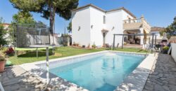 Spacious 6-Bedroom Villa with Sea & Mountain Views in Estepona